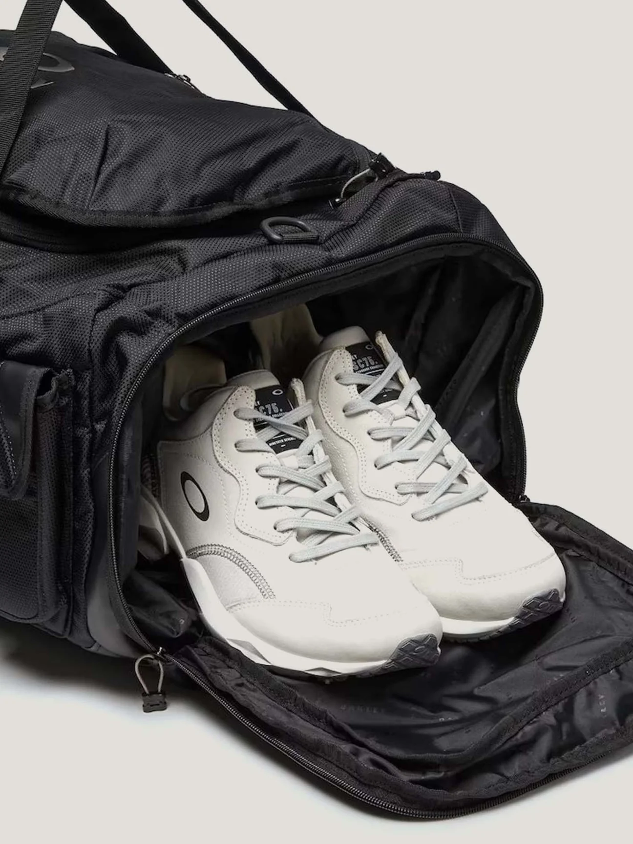 FOS901048-02E_4_1296x